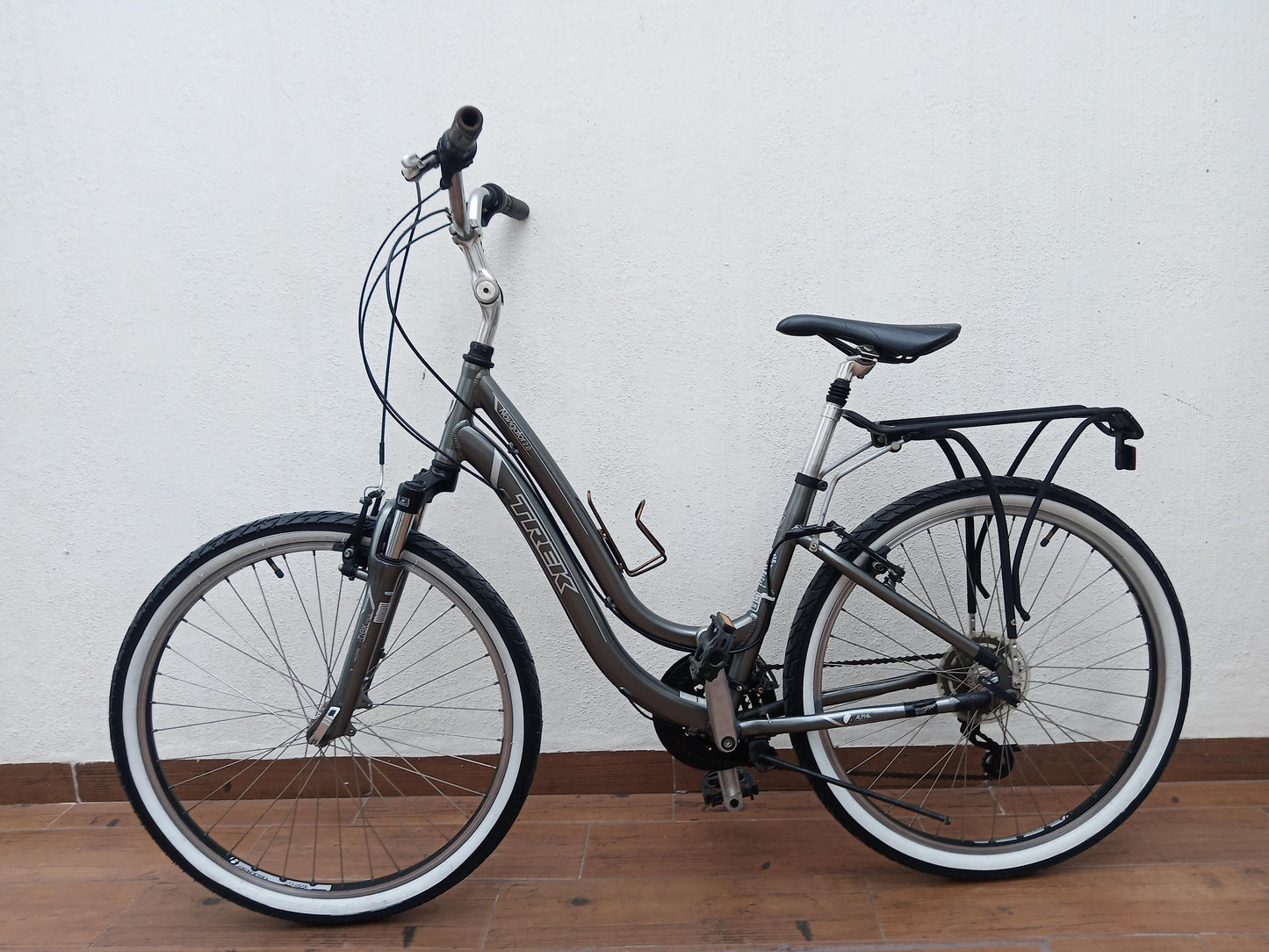Bicicleta Trek Navigator 2.0